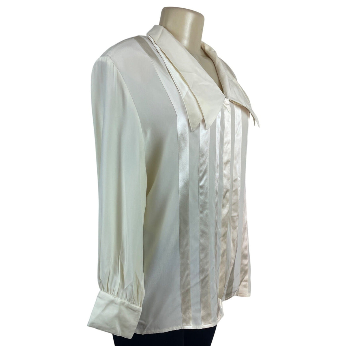 Vintage Starington Saks Fifth Avenue Women’s Cream Satin Blouse Sz 16