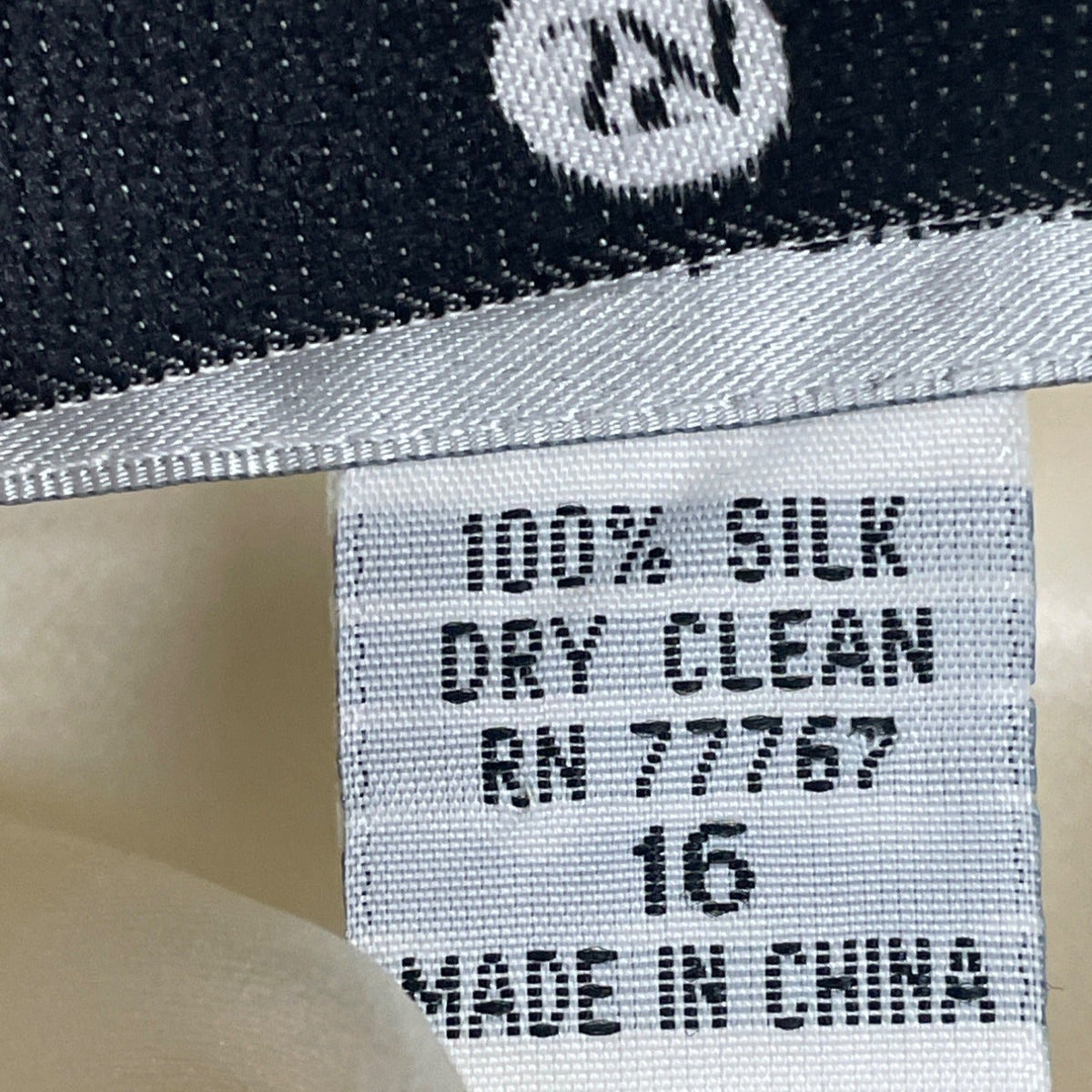 Vintage Starington Saks Fifth Avenue Women’s Cream Satin Blouse Sz 16