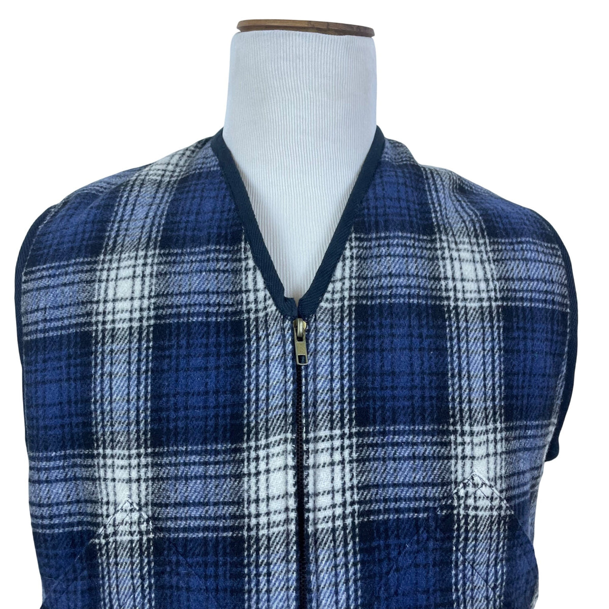 Vintage Britches Great Outdoors Men's Blue Plaid Sleeveless Vest Warm Casual