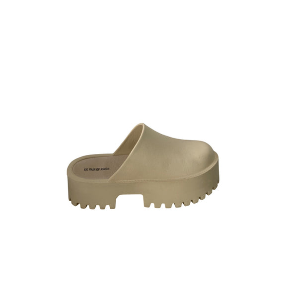 KK Pair Of Kings Beige Platform Clogs Size 10 Man Made Materials Comfortable Slip-On