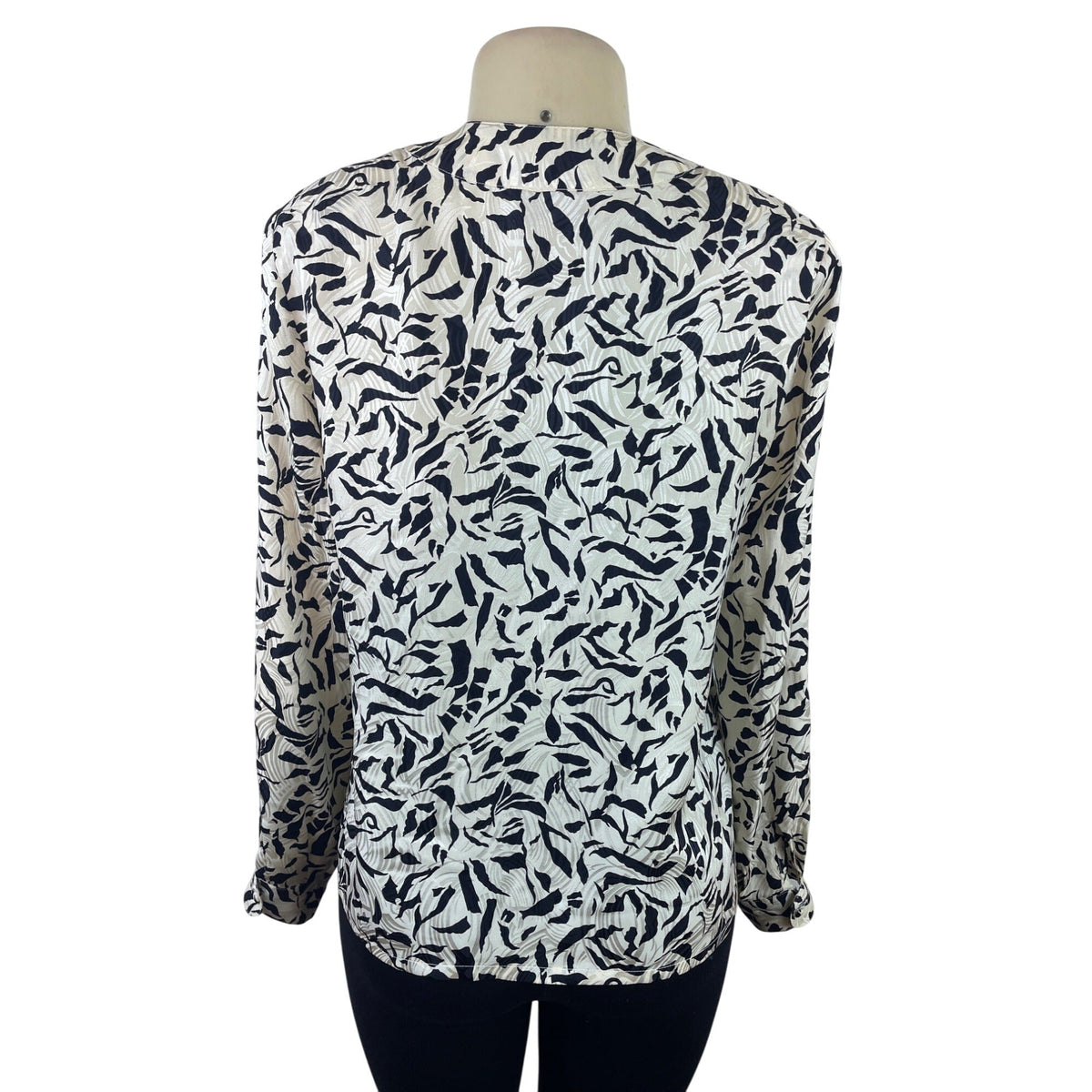 Vintage Fit-Yuel Women’s Black & White Abstract Print Long Sleeve Blouse