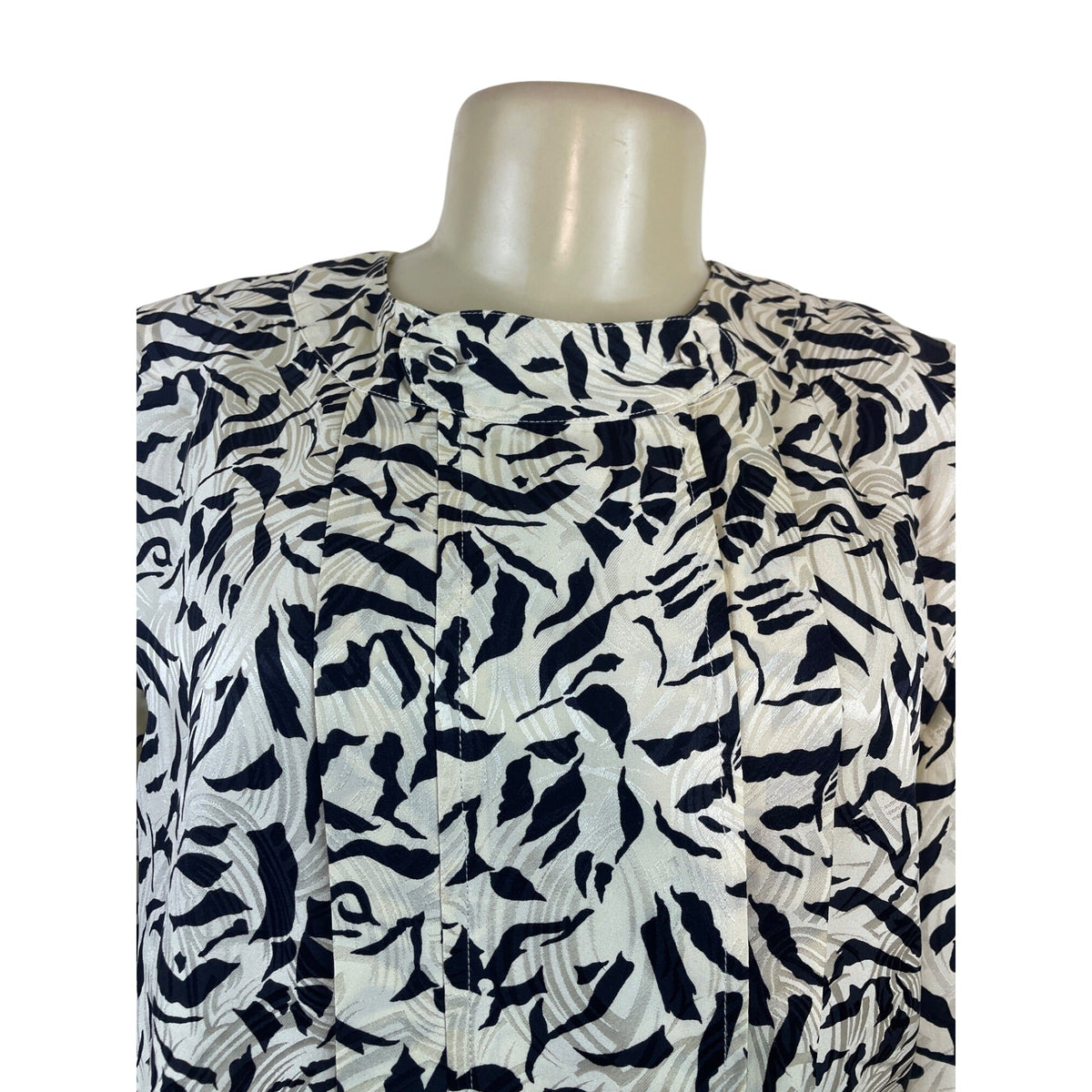 Vintage Fit-Yuel Women’s Black & White Abstract Print Long Sleeve Blouse