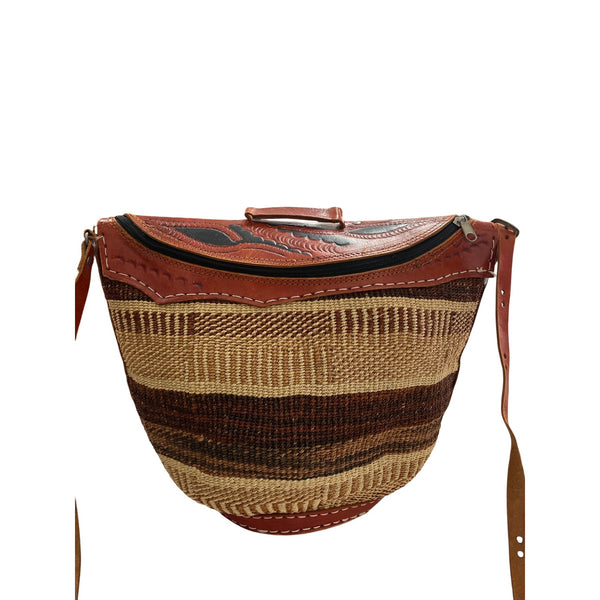 Woven Rattan & Leather Shoulder Bag With Zipper Closure And Patterned Design