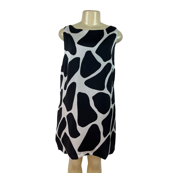 Black & White Sleeveless Shift Dress With Back Zipper Closure By Bebe Tailor
