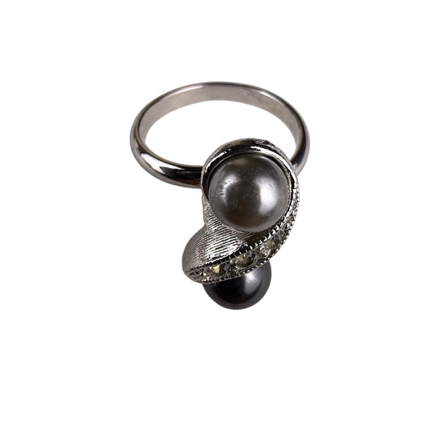 Sarah Coventry Silver Tone Double Pearl Statement Ring Elegant Design Size 5