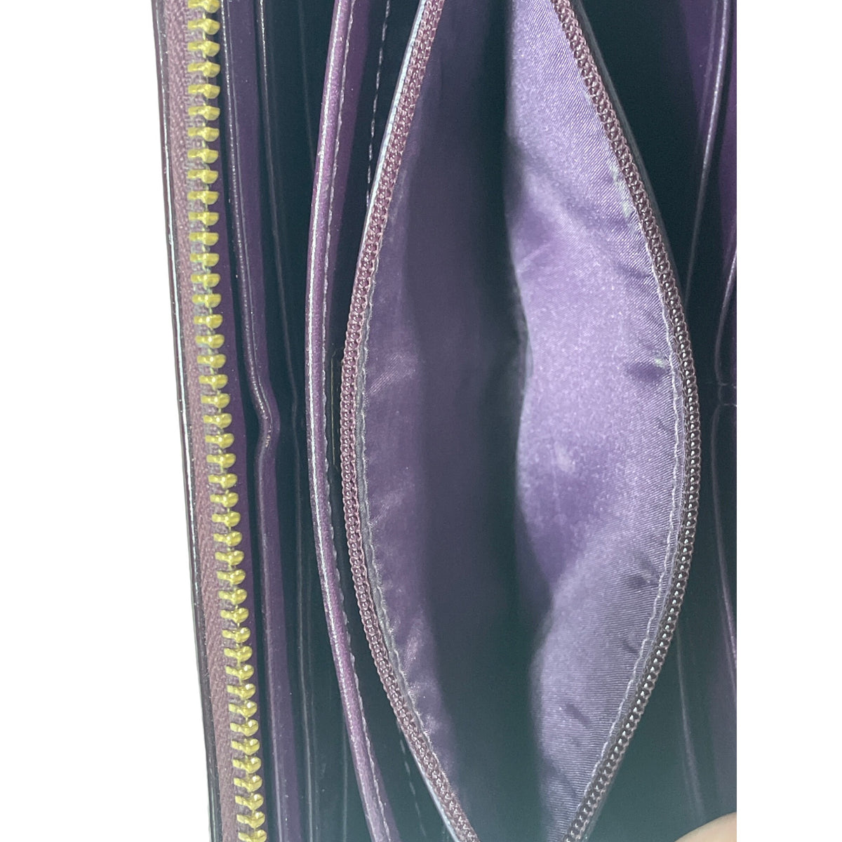 Vintage Coach Women Glossy Plum Burgundy Logo Art Leather Wallet Size S