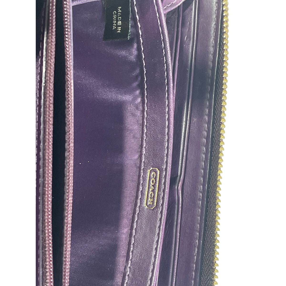 Vintage Coach Women Glossy Plum Burgundy Logo Art Leather Wallet Size S