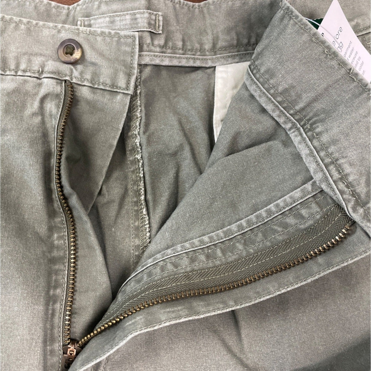 L.L.Bean Mens Dusty Olive Natural Fit Tropicweight Cargo Shorts Size 42 - New