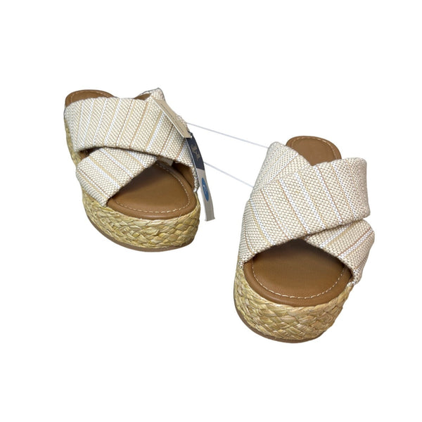 Universal Thread Women's Beige Platform Sandals Sz 7.5 - NWT