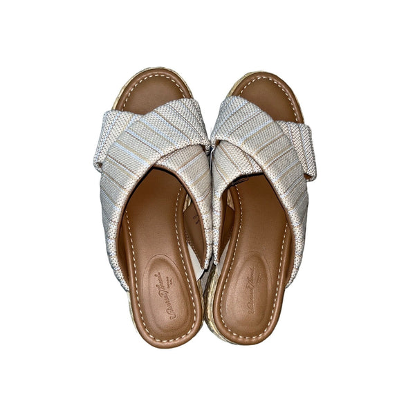 Universal Thread Women's Beige Platform Sandals Sz 7.5 - NWT