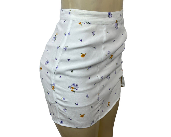 Forever 21 Women's White Floral Print Short Skirt Sz XS - New