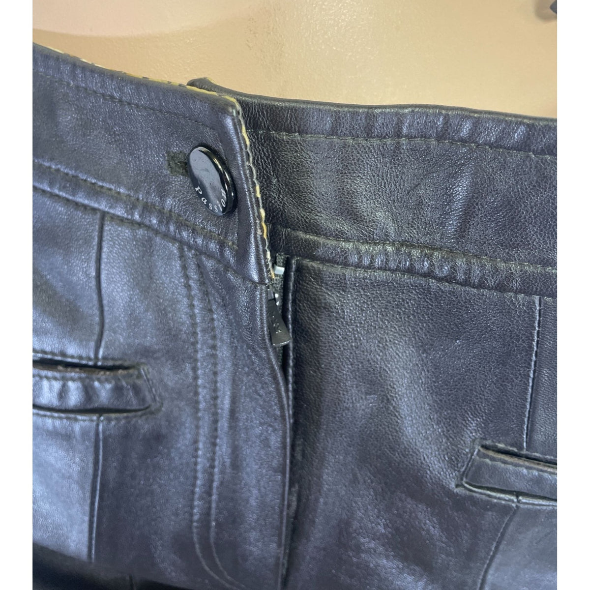 Passion Women's Dark Brown Faux Leather Cropped Pants Sz M/L - NWT
