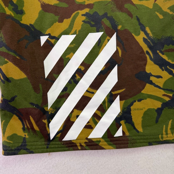 Off-White Mens Camouflage Cotton Shorts With Drawstring Waist & Graphics Size L