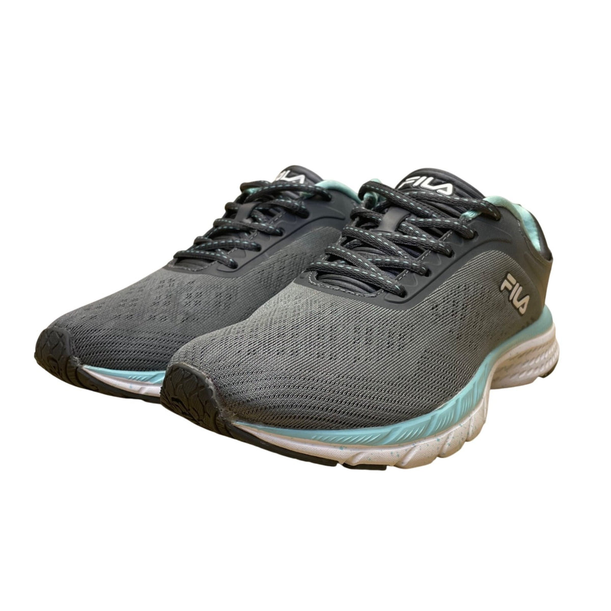Fila Women’s Grey Memory Foam Cushioning Memory Outreach Sneakers Size 6.5