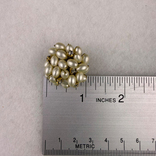 Clip-On Faux Pearl & Rhinestone Cluster Earrings Gold Tone Metal Round Design OS