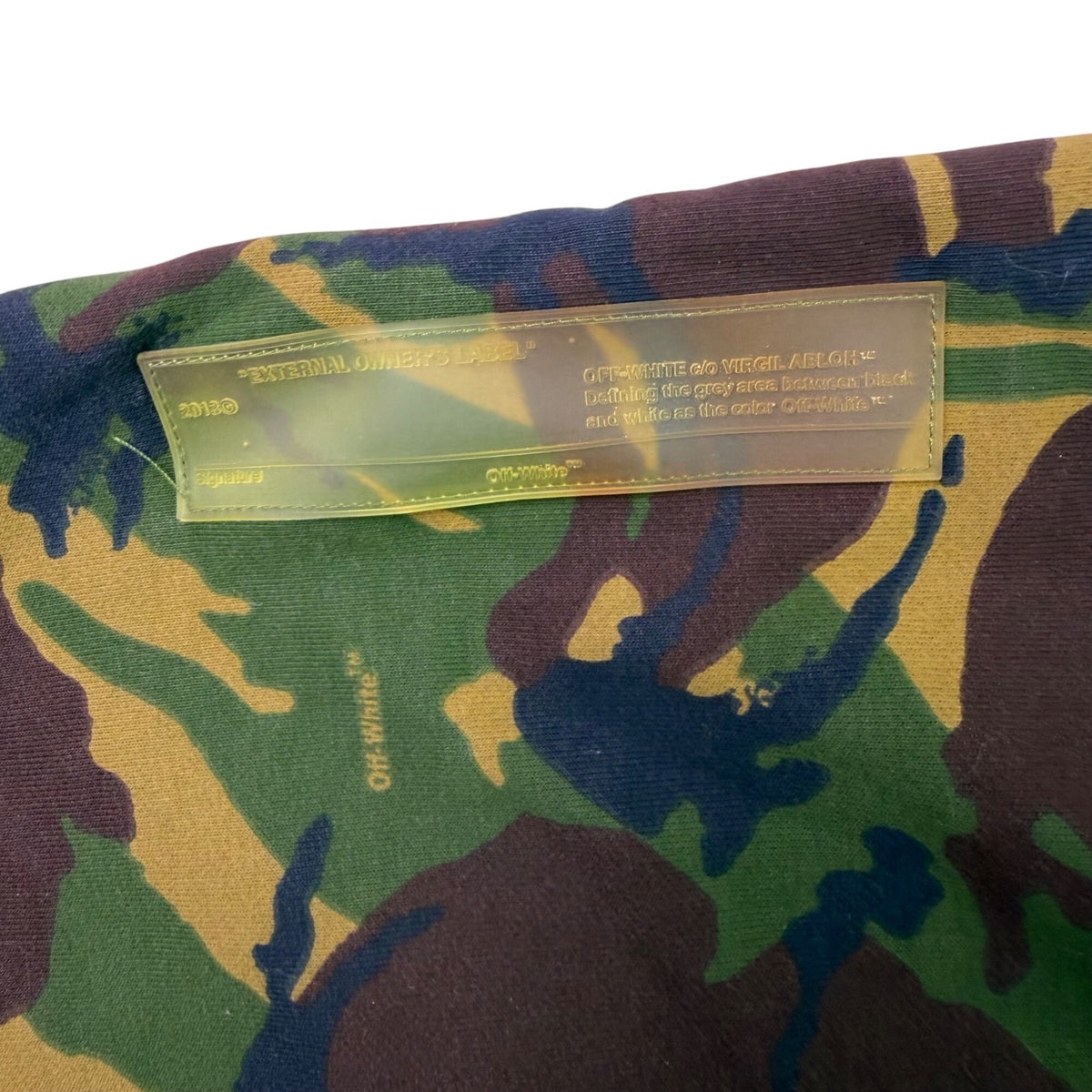 Off-White Mens Camouflage Cotton Shorts With Drawstring Waist & Graphics Size L