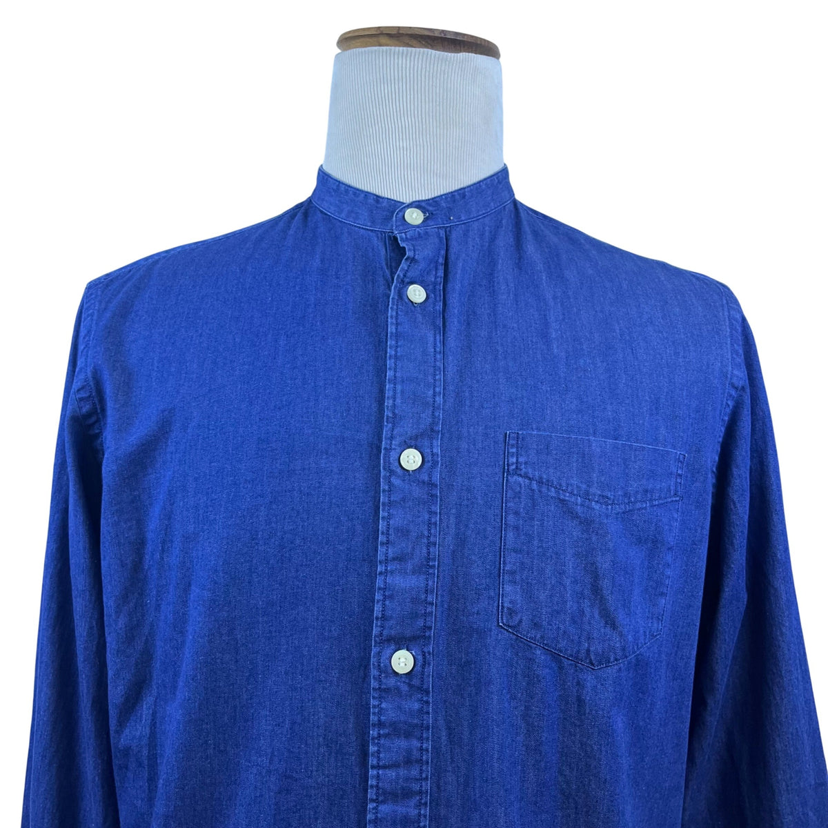 Gap Mens Blue Denim Button Down Shirt Mandarin Collar Lightweight Size L