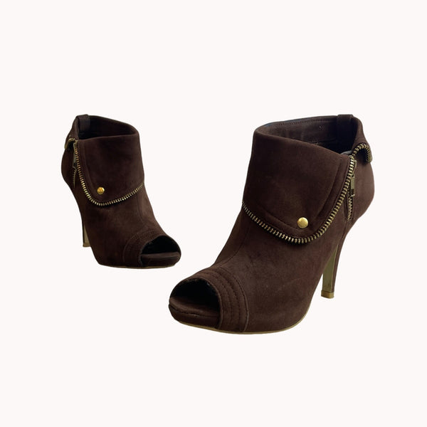 DbDk Fashion Women's Brown Suede Nicky Frances Heeled Booties Sz 8