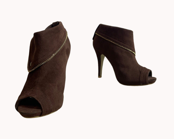 DbDk Fashion Women's Brown Suede Nicky Frances Heeled Booties Sz 8