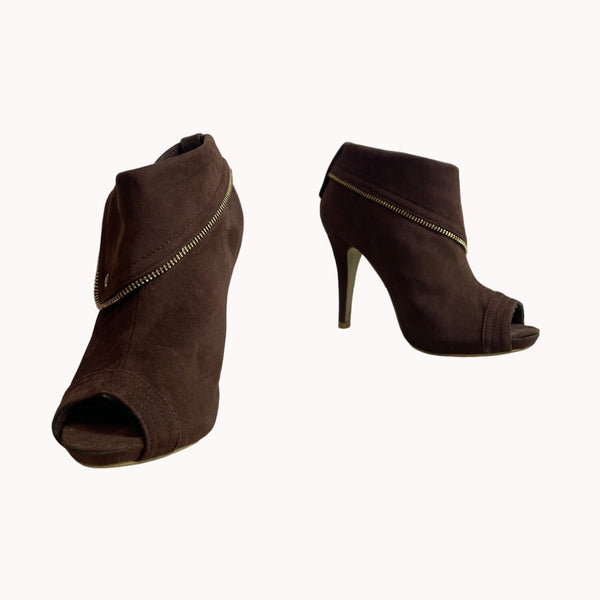 DbDk Fashion Women's Brown Suede Nicky Frances Heeled Booties Sz 8