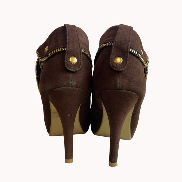 DbDk Fashion Women's Brown Suede Nicky Frances Heeled Booties Sz 8