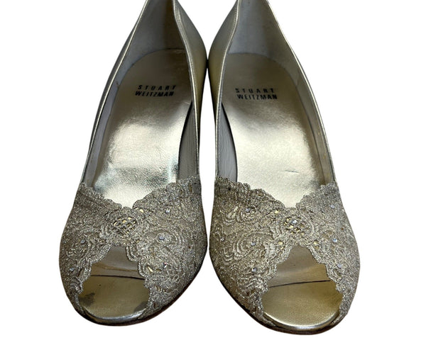 Stuart Weitzman Women’s Gold Chantilly Lace Chantelle Peep Toe Heels Size M6