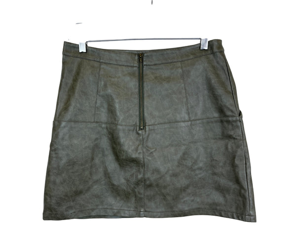 Faux Leather Women’s Green Mini Skirt With Pockets & Back Zipper Size Large