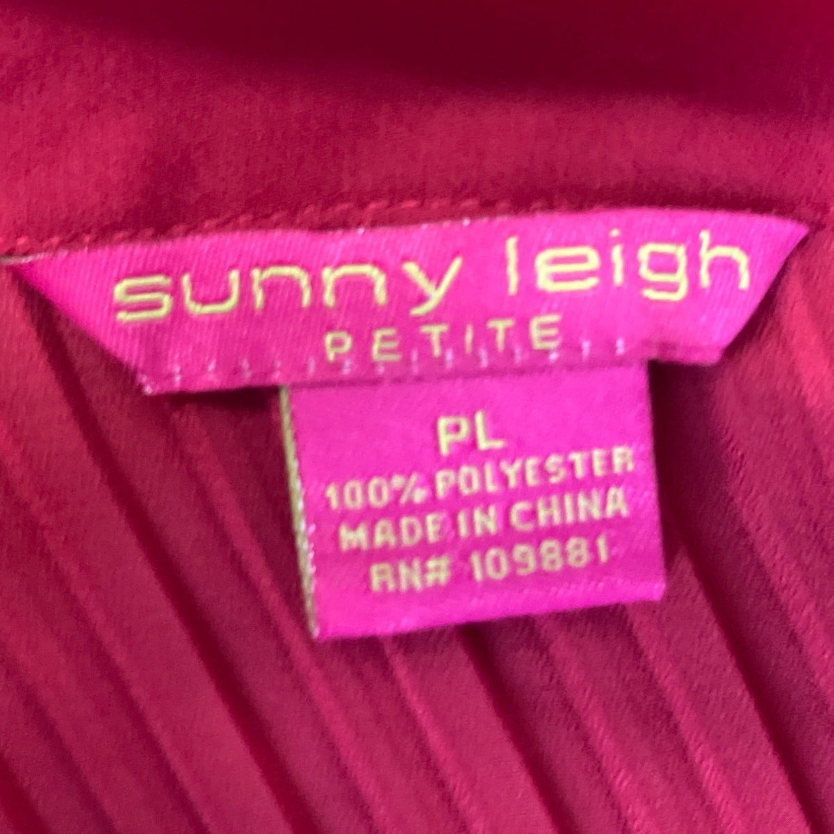 Sunny Leigh Red Ruffled Petit With Pleated Design Womens Blouse Sz PL
