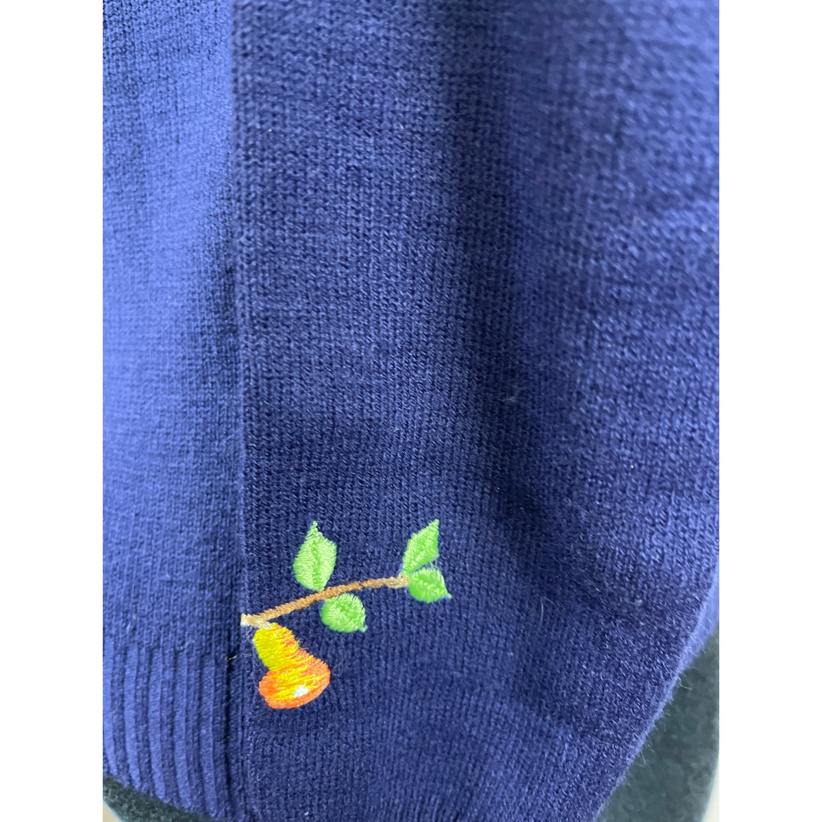 Cyn Totles Women's Dark Blue Pear Tree Design Sweatshirt Size M