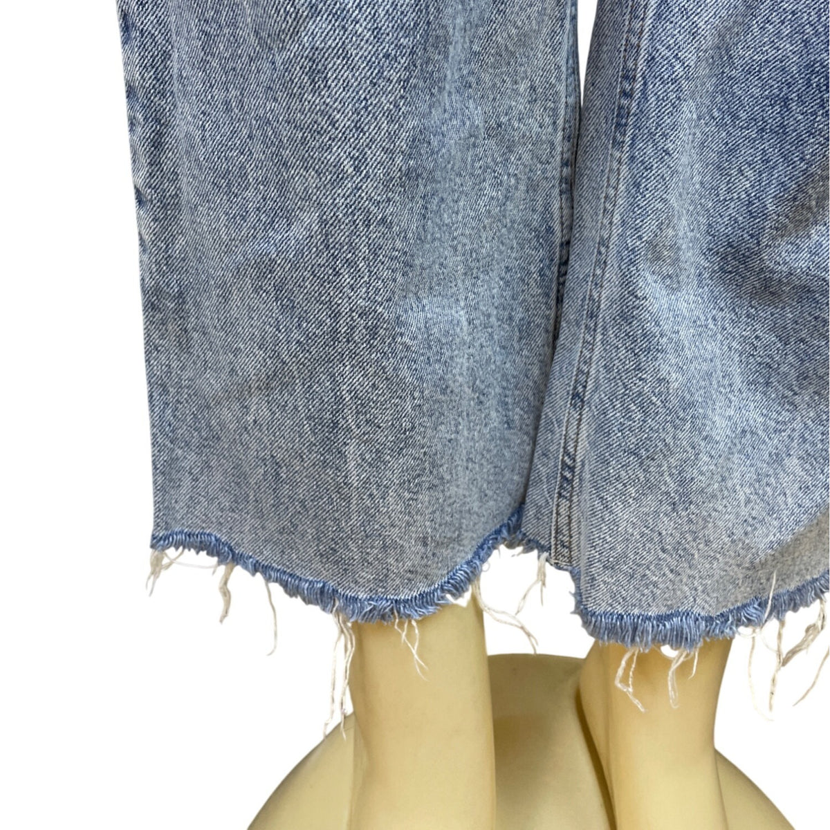 Zara Women's Blue Washed Denim High-Rise Crop Jeans With Frayed Hem Sz 6