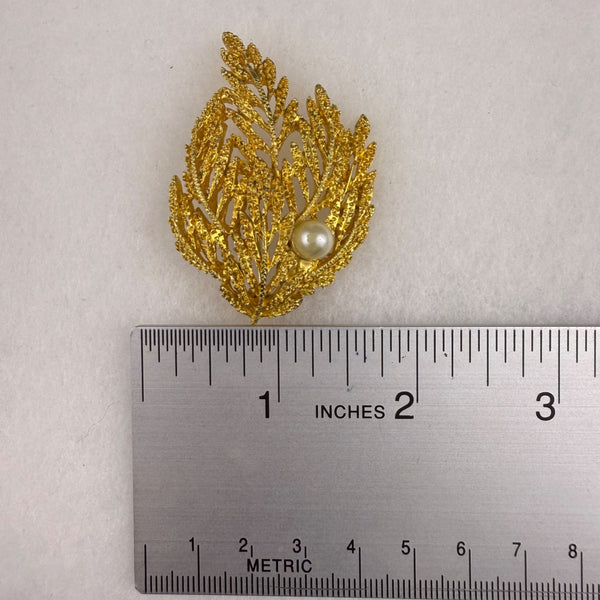 Vintage Gold Tone Leaf Brooch Faux Pearl Accent Elegant Openwork Pin 2 Inches