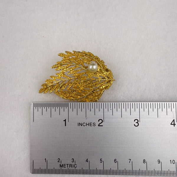 Vintage Gold Tone Leaf Brooch Faux Pearl Accent Elegant Openwork Pin 2 Inches