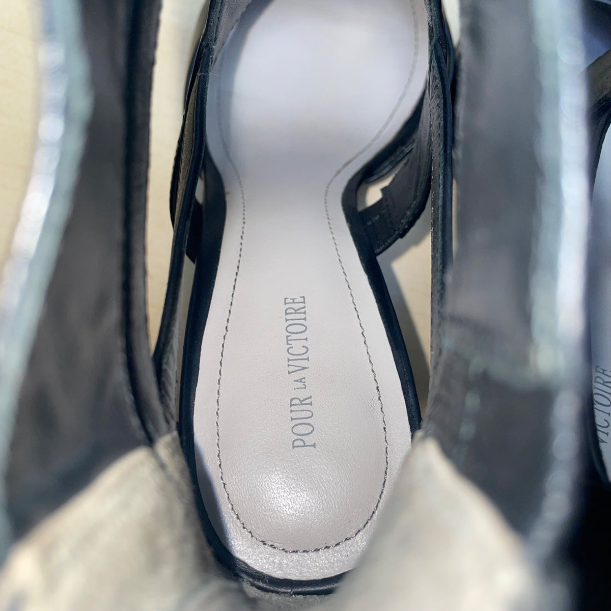 Pour La Victoire Women’s Black Leather Zanie Pointed Toe Stiletto Heels Size 7.5