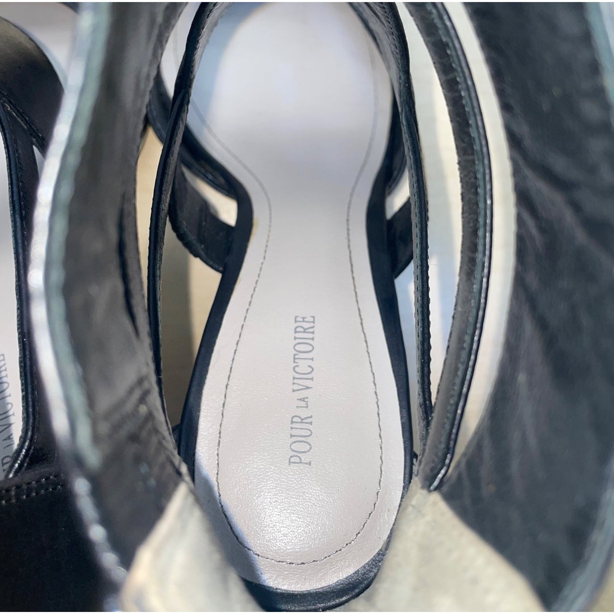 Pour La Victoire Women’s Black Leather Zanie Pointed Toe Stiletto Heels Size 7.5