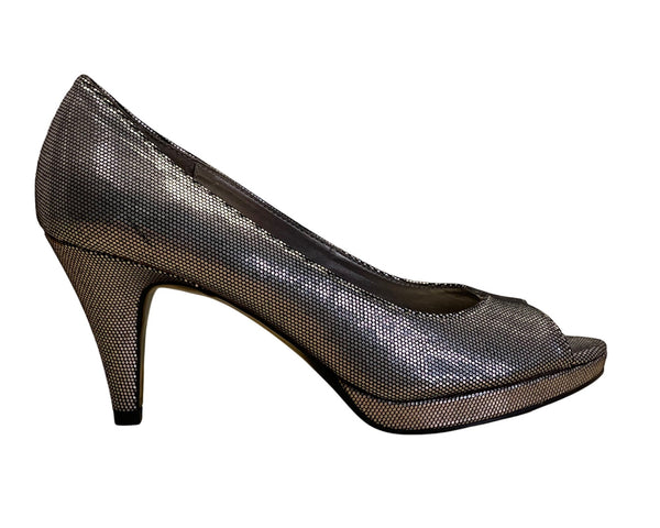Bandolino Women’s Silver Metallic Finish Peep-Toe Mylah Heels Size 7.5