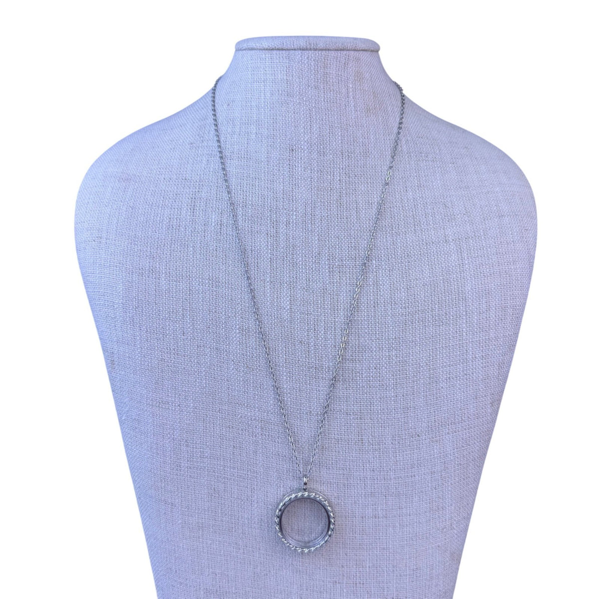 Effy Womens Silver Tone Locket Pendant Necklace Lightweight Durable