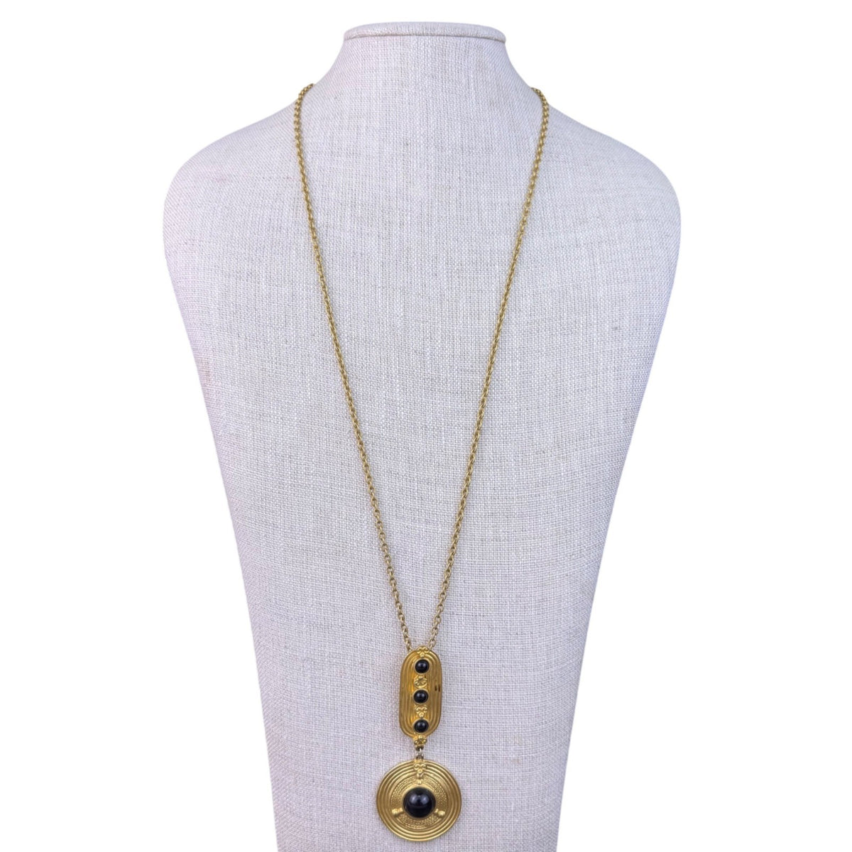 Vintage Womens Gold Tone Metal Necklace With Black Cabochons