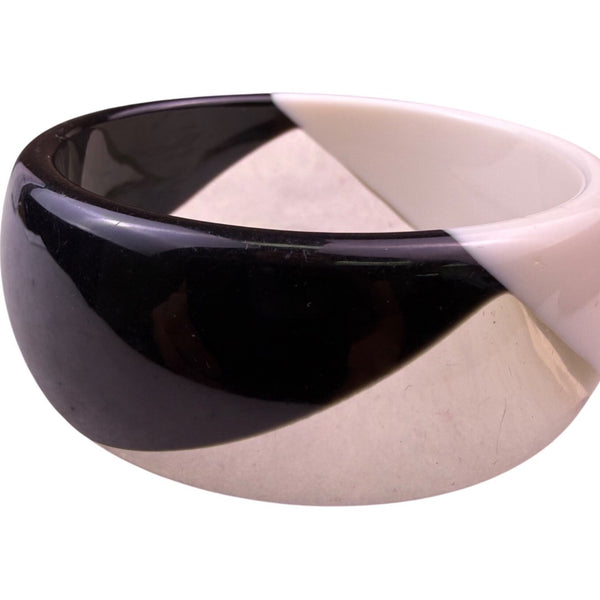 Vintage Black & White Lucite Mod Style Bangle Bracelet Retro Look