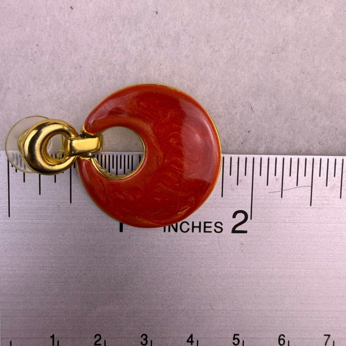 Vintage Womens Gold Tone & Red Enameled Circular Pierced Earrings