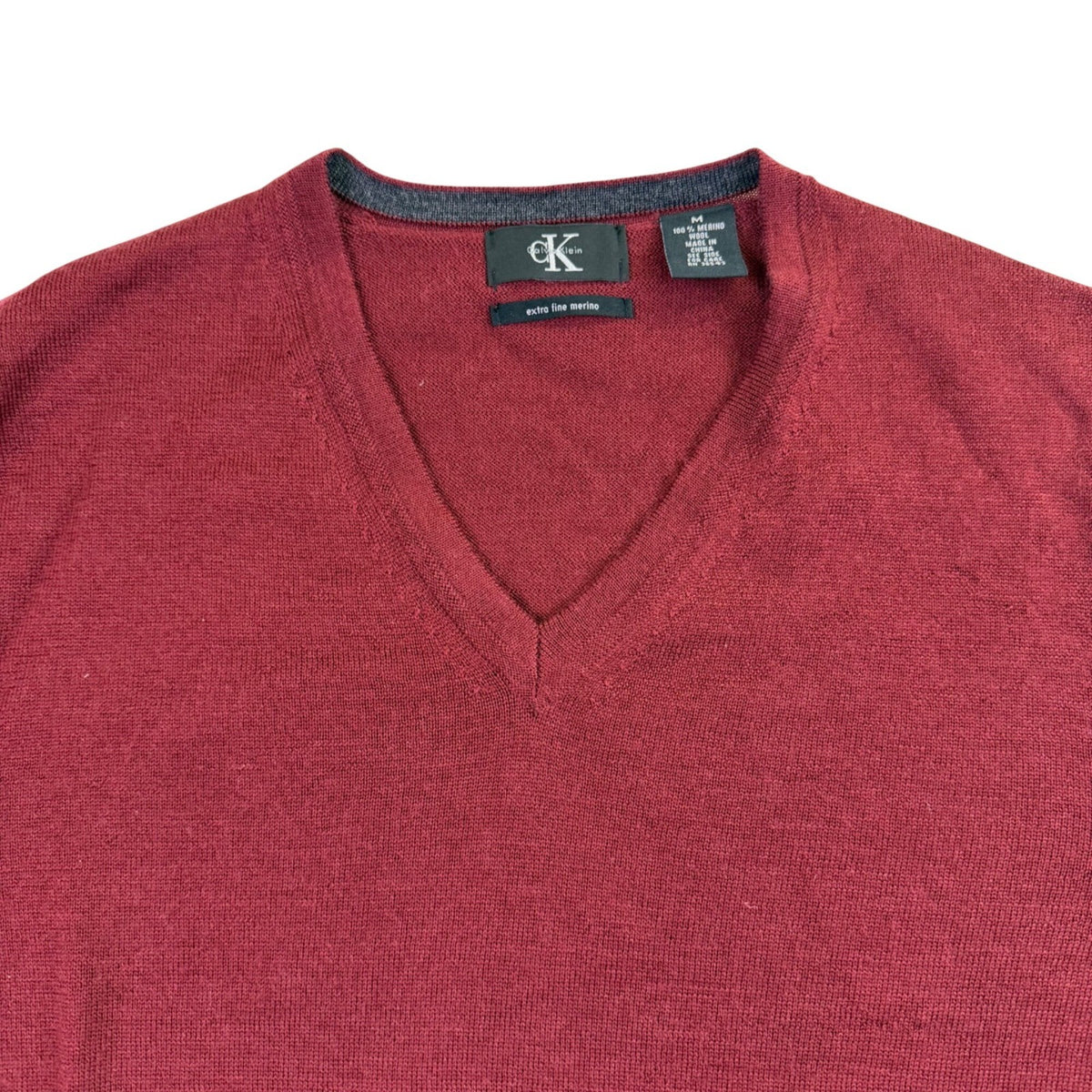 Calvin Klein Mens Red Merino Wool V-Neck Sweater Classic Fit Lightweight Size M