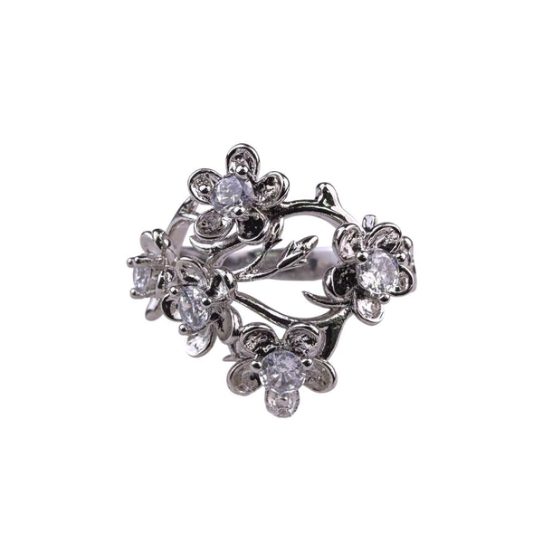 Vintage Unknown Womens Silver Tone Flower Ring W/ Clear Stones Size 7 Approx.
