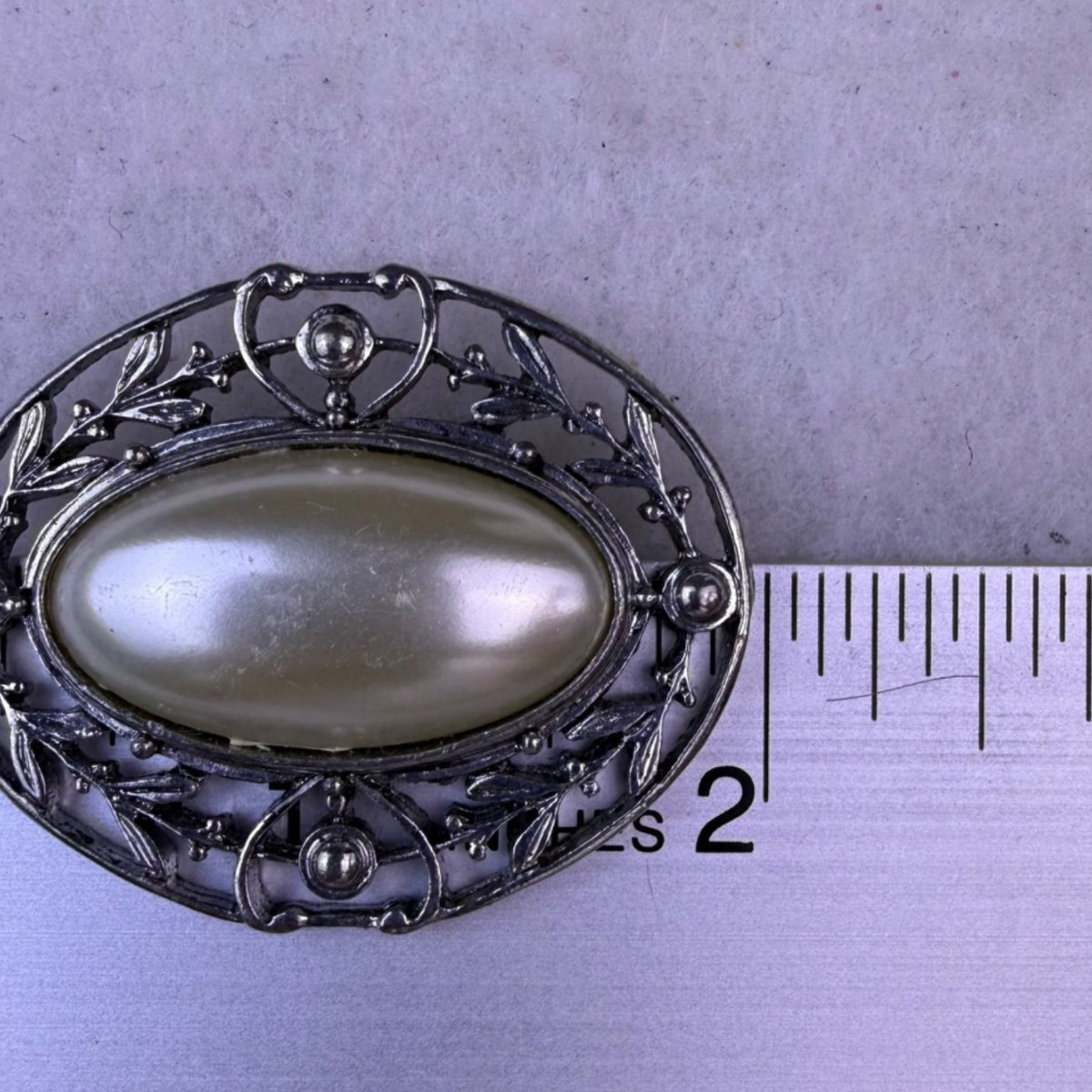 Vintage Womens Silver Tone Metal Oval Filigree Brooch Faux Pearl