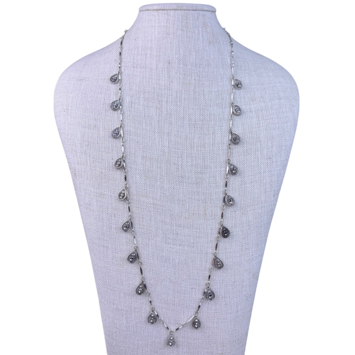 Crown Trifari Womens Silver Tone Filigree Teardrop Necklace Vintage Metal Chain