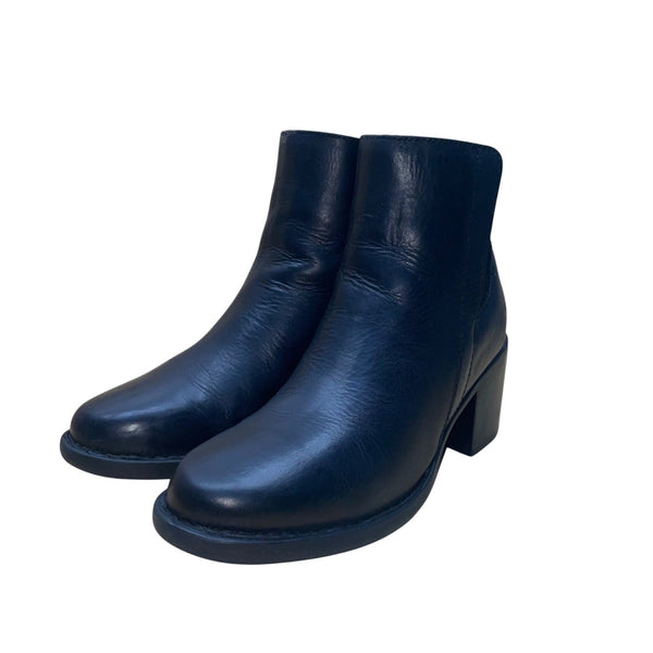 Born Women’s Black Leather Zip Up Closure Henni Chelsea Ankle Boots Size 8.5M