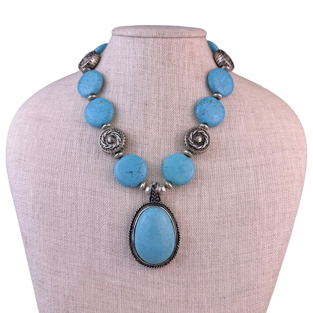 Turquoise Silver Tone Womens Beaded Necklace Pendant Design Adjustable