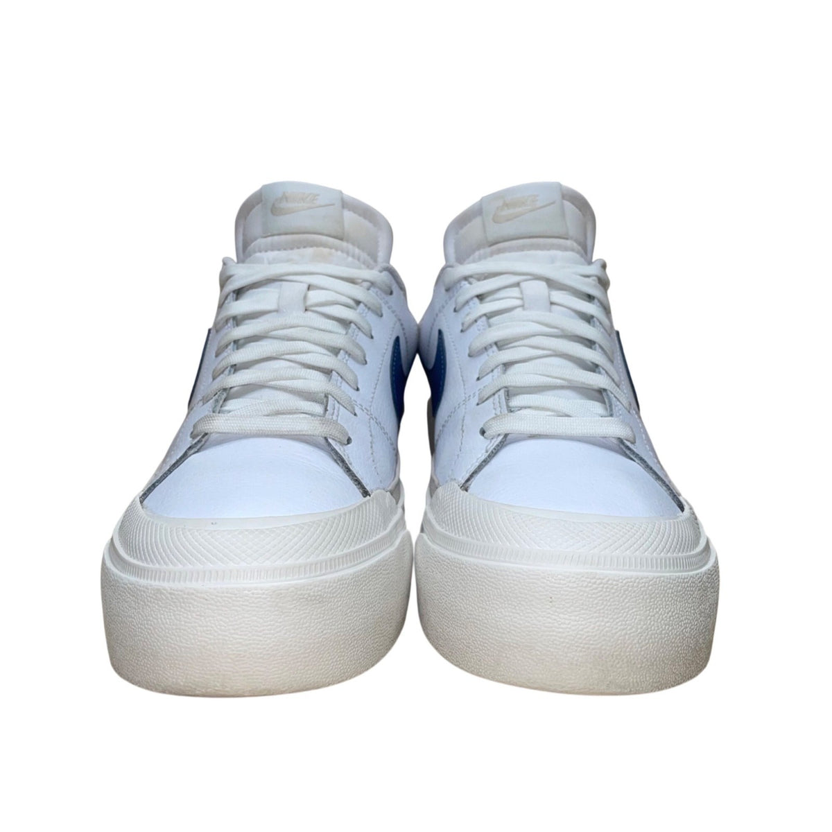 Nike Women’s White & Blue  Leather Lace-Up Court Legacy Lift Sneakers Size 9.5