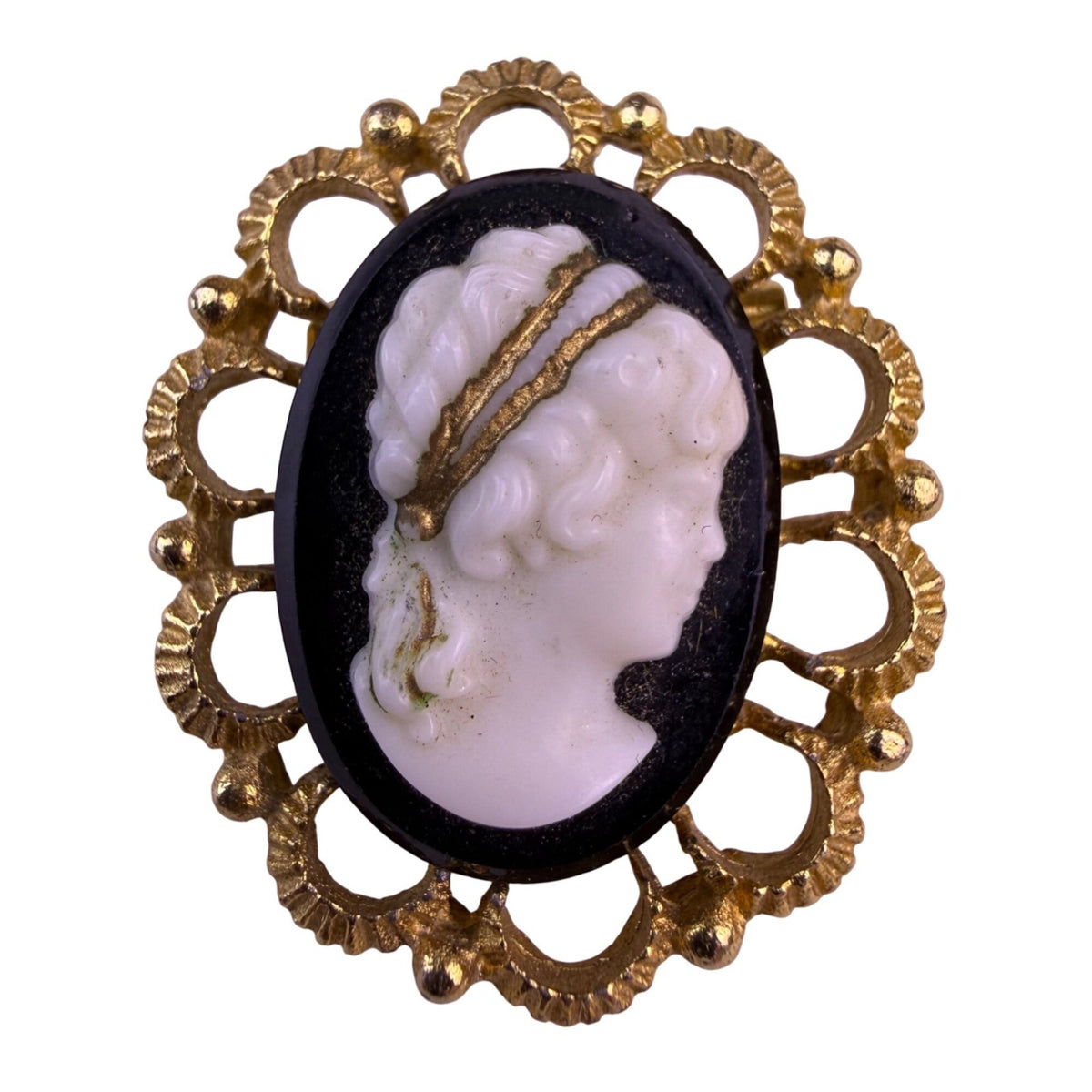 Vintage Gold Tone Womens Cameo Brooch Black/White Oval Metal Filigree Frame