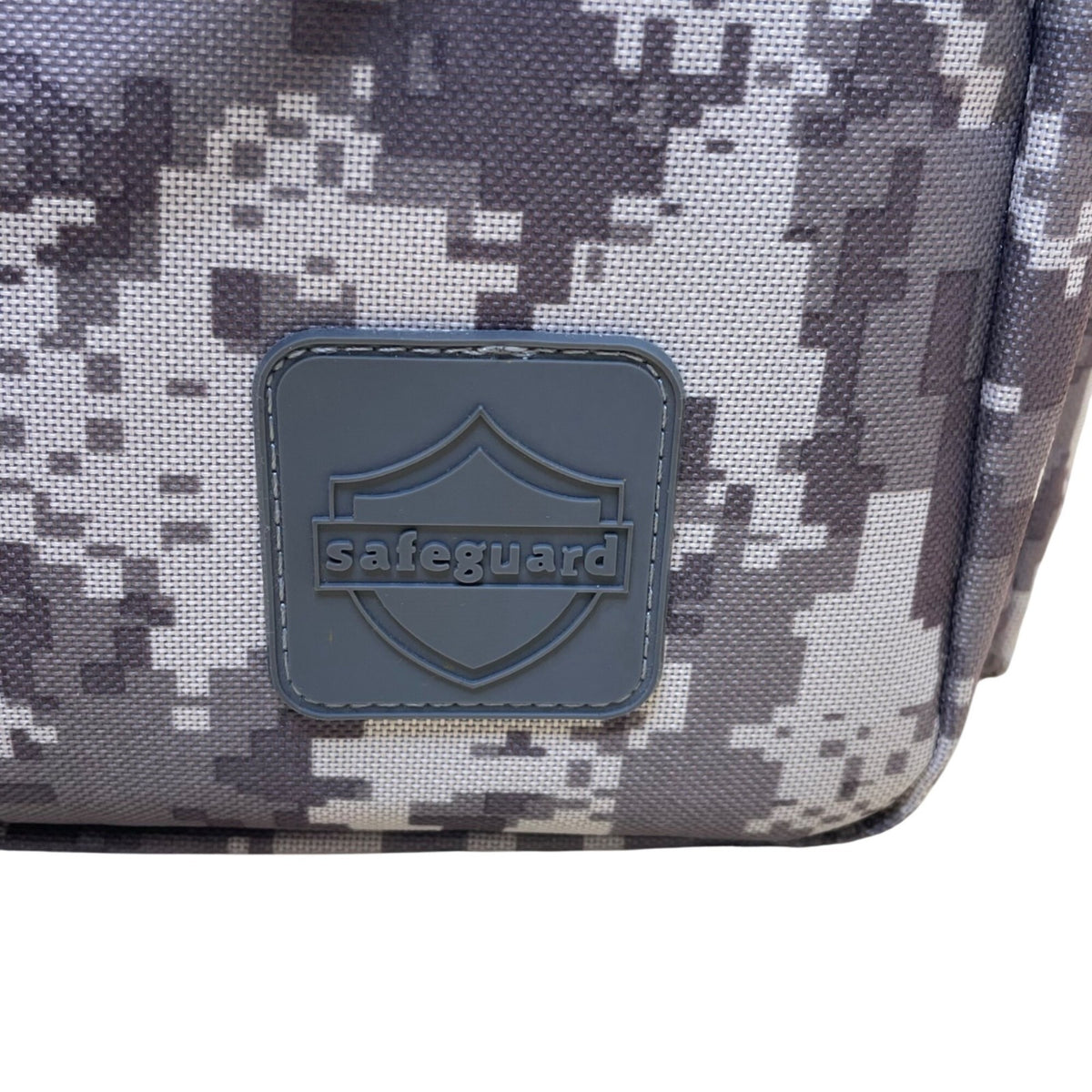 Safeguard Unisex Gray Camo Nylon Multipurpose Zipper Compartments Duffel Bag