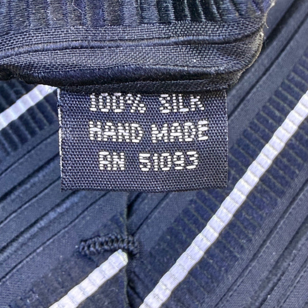 Joseph Abboud Mens Navy Striped 100% Silk Neck Tie Classic Pattern