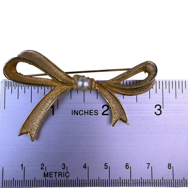 Marvella Ladies Gold Tone Faux Pearl Ribbon Bow Brooch Vintage Jewelry Pin